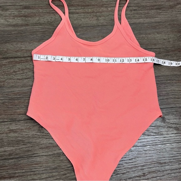 Victoria secret bodysuit Size Large NWOT great coral thong summer beach 🛼👖🫶 - Picture 5 of 8